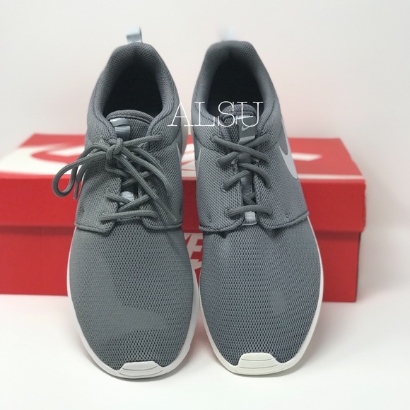 NWT Nike Roshe One Cool Grey W AUTHENTIC - Picture 6 of 7